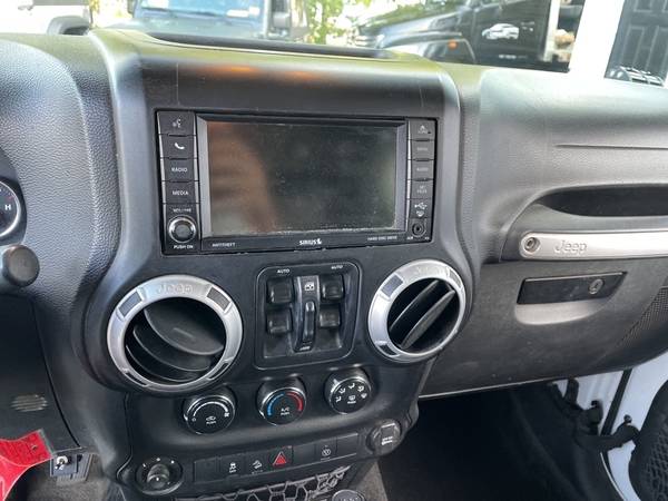2013 Jeep Wrangler Unlimited 4WD 4dr Sahara - - by for sale in Other, VT – photo 13