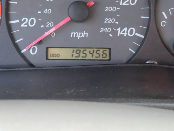 2001 Mazda 626 LX - 28 MPG/hwy, well-kept, runs solid! ON CLEARANCE... for sale in Farmington, MN – photo 11
