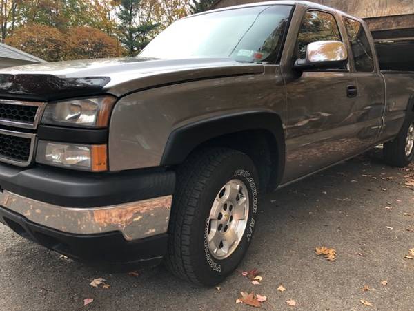 2006 Chevy Silverado Extended 8 foot box for sale in West Chazy, NY – photo 8
