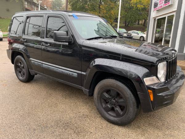 2009 Jeep Liberty 4x4 Clean! - cars & trucks - by dealer - vehicle... for sale in Elgin, IL – photo 4