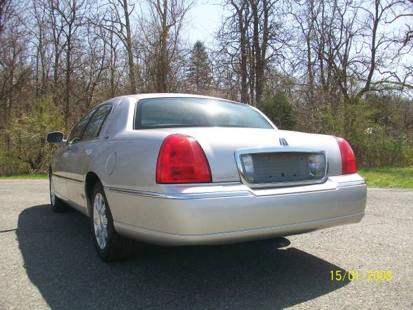 2008 Lincoln Town Car - - by dealer - vehicle for sale in Staunton, VA – photo 5