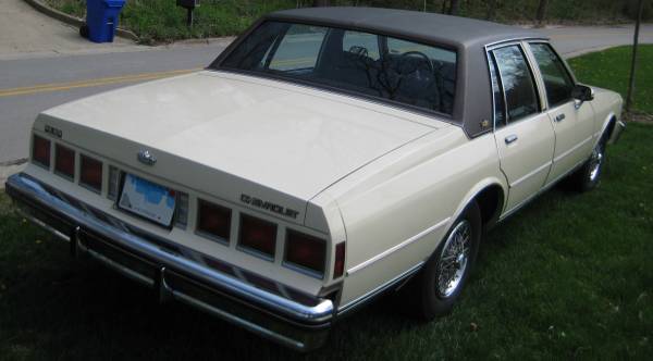 Chevy Caprice Classic 1984 for sale in Lombard, IL – photo 6