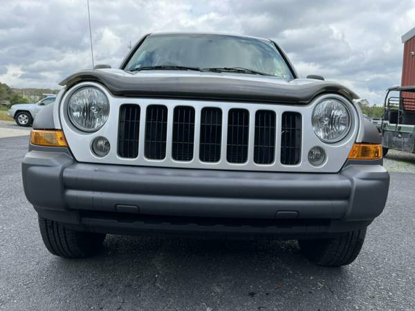 2007 Jeep Liberty Sport 4x4 Bright Silver Meta for sale in Johnstown , PA – photo 10