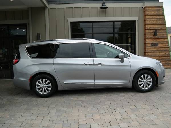 2018 Chrysler Pacifica Touring L with for sale in Murfreesboro, TN – photo 7