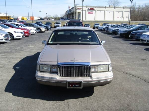1993 Lincoln Town Car Signature for sale in Indianapolis, IN – photo 3