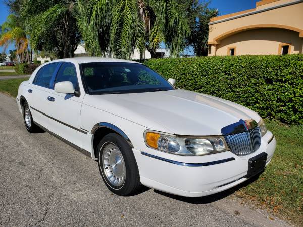 1998 Lincoln Town car Executive Model with very low miles @ (84,000)... for sale in Fort Myers, FL