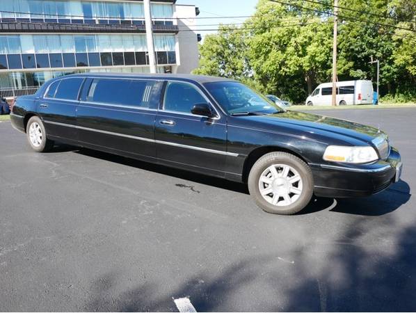 Ford Factory Built 2011 Lincoln Towncar Limited Limousine - cars & for sale in Camp Hill, PA – photo 2