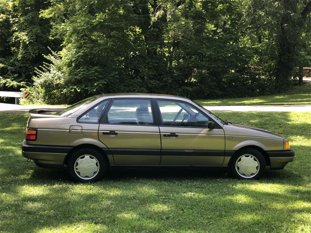 For Sale at Auction: 1990 Volkswagen Passat for sale in Dunlap, IL – photo 3
