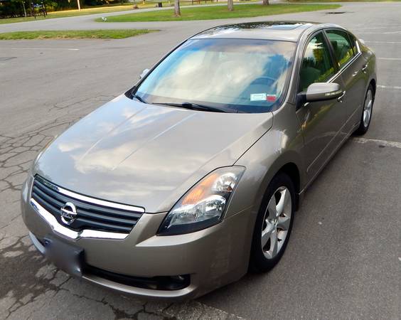 2007 Nissan Altima 3.5 SE for sale in Rochester , NY