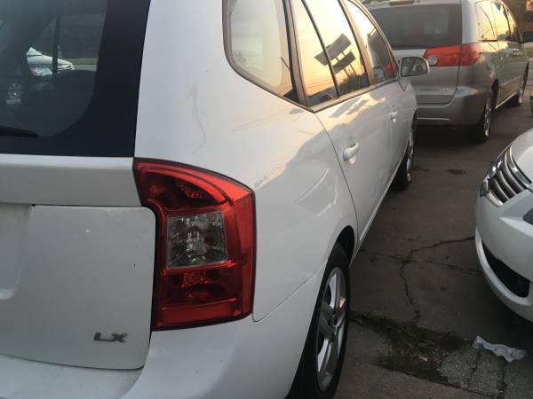2009 Rondo (V6 Low Miles) $3,995 - cars & trucks - by dealer -... for sale in Springfield, MO – photo 7