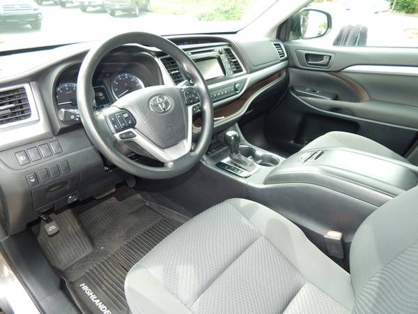 2017 Toyota Highlander Certified LE I4 FWD SUV for sale in Vancouver, WA – photo 11