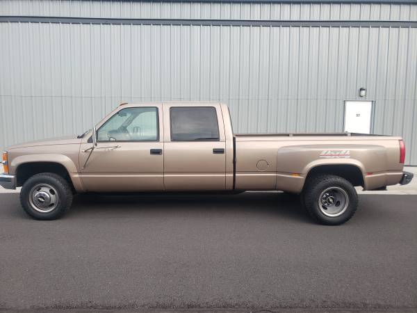 Chevrolet 1 Ton 4x4 Crew Cab Dually Very Low Miles - cars & trucks -... for sale in Bend, OR – photo 7