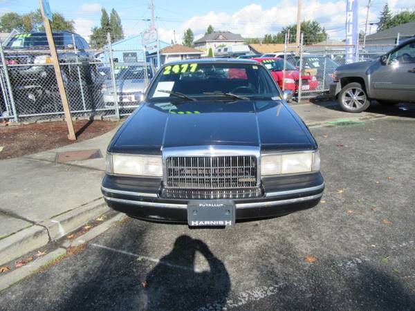 1994 *Lincoln* *Town Car* *4dr Sedan Executive* - cars & trucks - by... for sale in Marysville, WA – photo 2