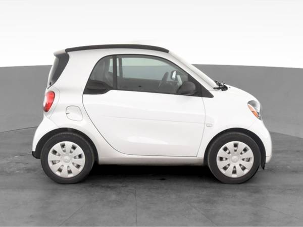 2017 smart fortwo Pure Hatchback Coupe 2D coupe White - FINANCE... for sale in Austin, TX – photo 13