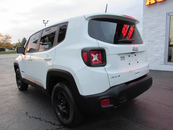 2019 Jeep Renegade Sport 4x4 - cars & trucks - by dealer - vehicle... for sale in Rockford, WI – photo 7