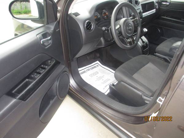 2014 Jeep Compass Sport 4x4 4dr SUV EXTRA NICE for sale in Jeffersonville, KY – photo 15