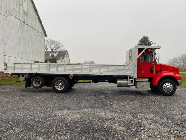 2004 Peterbilt 330 Flat Bed Truck for sale in Freeland, PA – photo 3