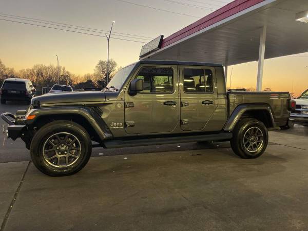 2021 Jeep Gladiator Overland 4x4 4dr Crew Cab 5 0 ft SB - CALL/TEXT for sale in Charlotte, NC – photo 7