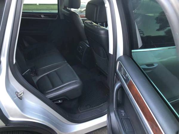 2011 Volkswagen Touareg (low miles & near new) - - by for sale in Honolulu, HI – photo 15