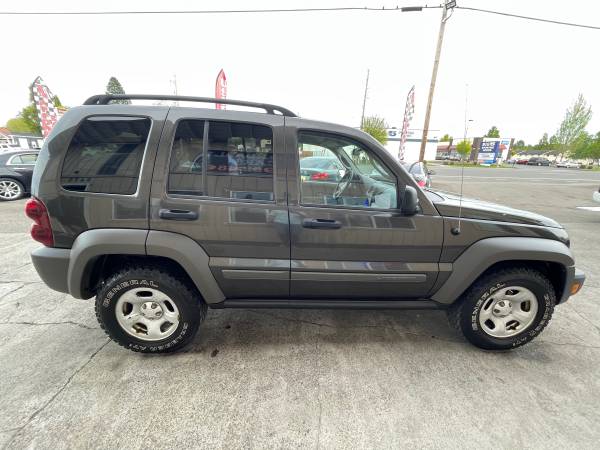 2006 Jeep Liberty Sport (4x4) 3 7L V6 Clean Title Well Maintained for sale in Vancouver, OR – photo 8