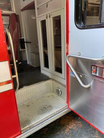 2006 Ford Ambulance for sale in Waltham, MA – photo 12
