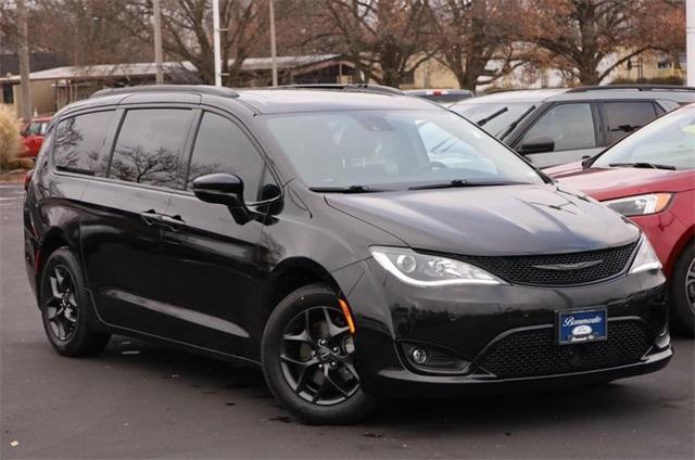 2019 Chrysler Pacifica Limited for sale in Hazelwood, MO – photo 2