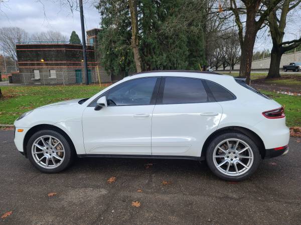 2017 Porsche Macan S White/Red AWD Premium Plus Pack Pano Roof for sale in Portland, OR – photo 8