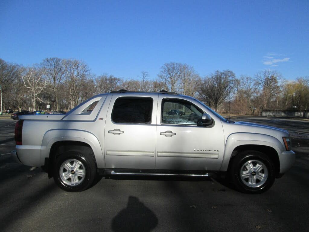 2011 Chevrolet Avalanche LT 4WD for sale in ROSELLE, NJ – photo 3