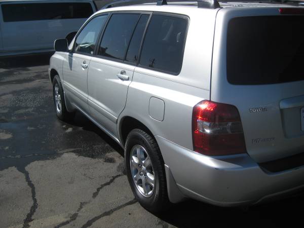 2004 Toyota Highlander Sport Utility (AWD, Super Clean, 3rd Row) for sale in Medford, OR – photo 3