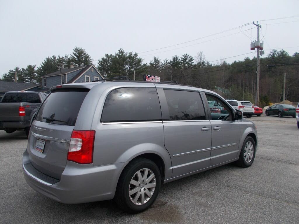 2014 Chrysler Town & Country Touring FWD for sale in Other, NH – photo 5