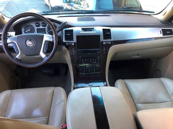 2010 Cadillac Escalade ~ Luxury ~ AWD ~ Automatic for sale in Milwaukie, OR – photo 16