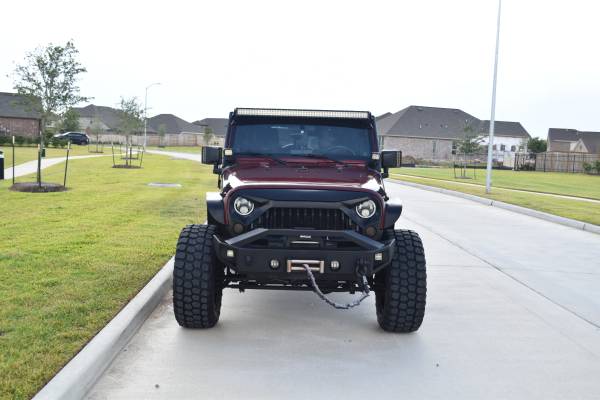 Lifted 2009 Jeep Wrangler Unlimited for sale in Rosharon, TX – photo 3