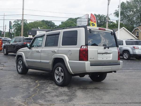 2006 *Jeep* *Commander* *4dr 4WD* Light Khaki Metall for sale in Muskegon, MI – photo 2