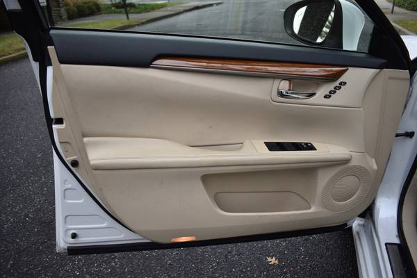 2014 Lexus ES 300h - - by dealer - vehicle automotive for sale in Great Neck, NY – photo 20