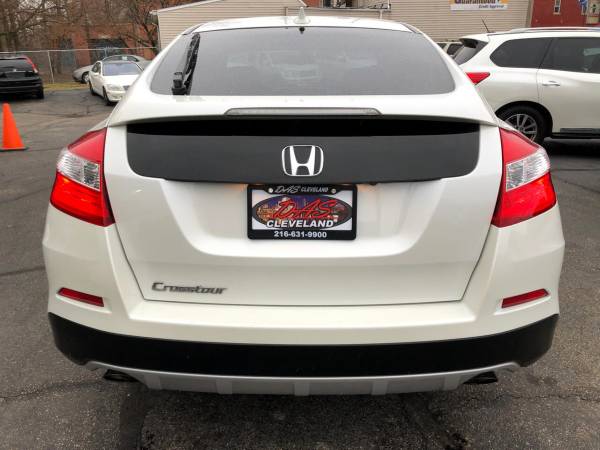 2014 Honda Crosstour 2WD I4 5dr EX Wagon - - by for sale in Cleveland, OH – photo 6