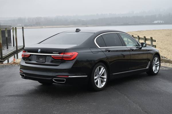 2018 BMW 750i xDrive - - by dealer - vehicle for sale in Great Neck, NY – photo 5