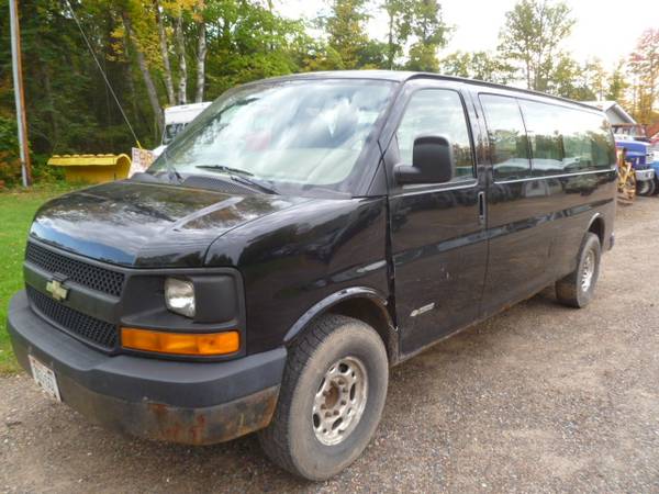 2006 CHEVORLET EXPRESS 3500 VAN 14 PASSENGER GM GMC 167,000 MILES 6.0 for sale in Westboro, WI