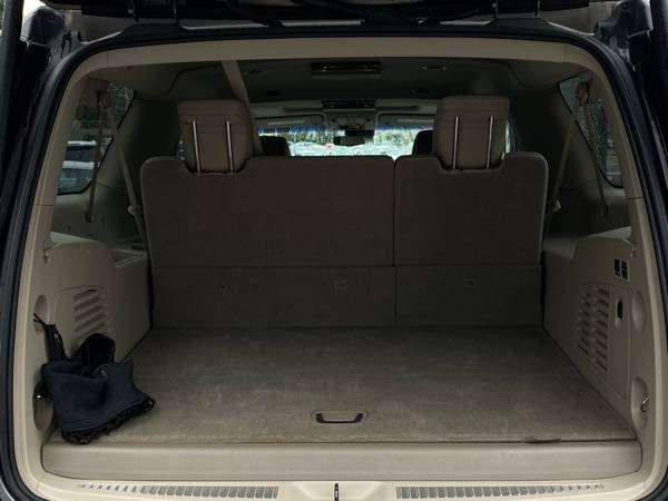 2017 Cadillac Escalade ESV 4x4 4WD Premium SUV for sale in Milwaukie, OR – photo 8