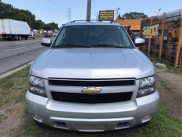 2010 Chevrolet Chevy Tahoe LT 4x4 4dr SUV FREE CARFAX, 2YR WARRANTY... for sale in Detroit, MI – photo 13