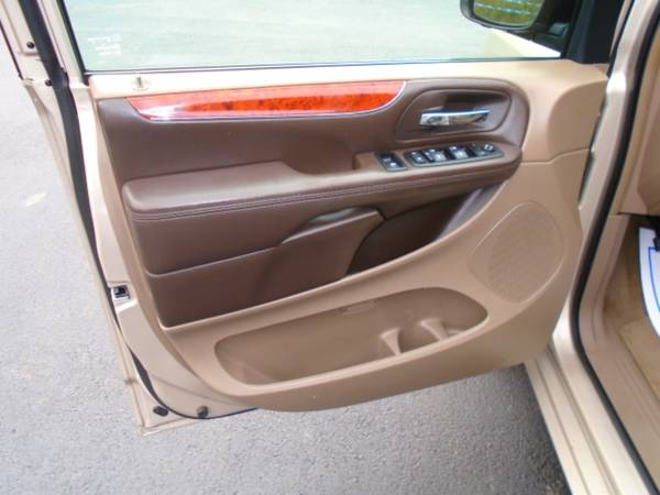 2015 Chrysler Town Country Touring for sale in Morgantown, KY – photo 7