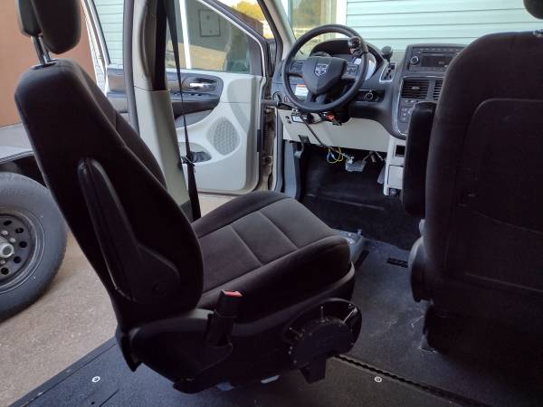 2012 Dodge Caravan Wheelchair Van VMI Mobility Conversion Ramp Hand for sale in West Plains, MO – photo 13