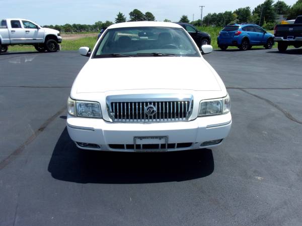 2010 MERCURY GRAND MARQUIS ULTIMATE EDITION - - by for sale in RED BUD, IL, MO – photo 2