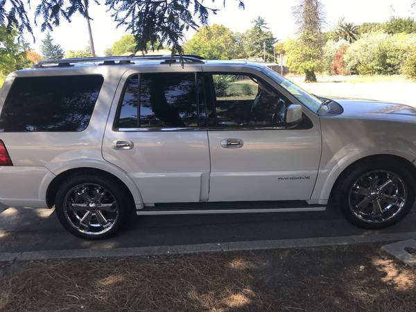 2006 Lincoln Navigator - Luxury with low miles! for sale in Novato, CA – photo 2