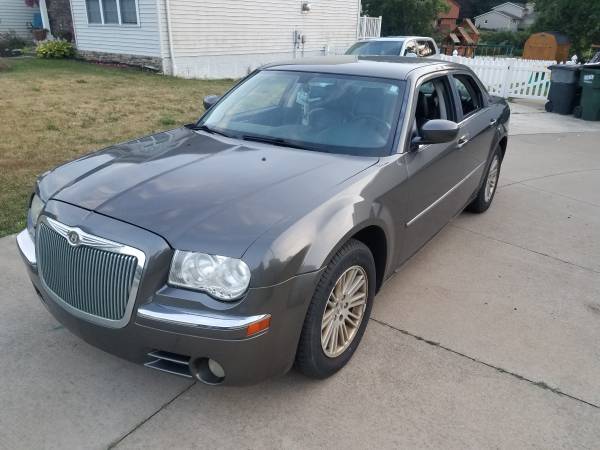 2009 Chrysler 300 - cars & trucks - by owner - vehicle automotive sale for sale in Uniontown , OH – photo 2