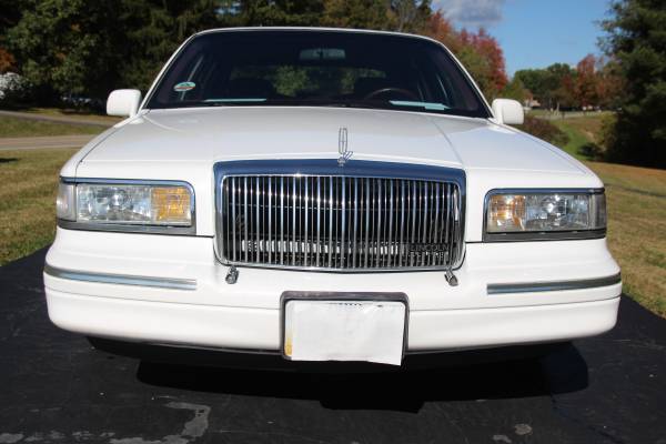 1997 Lincoln Town Car Executive for sale in Zanesville, OH – photo 12