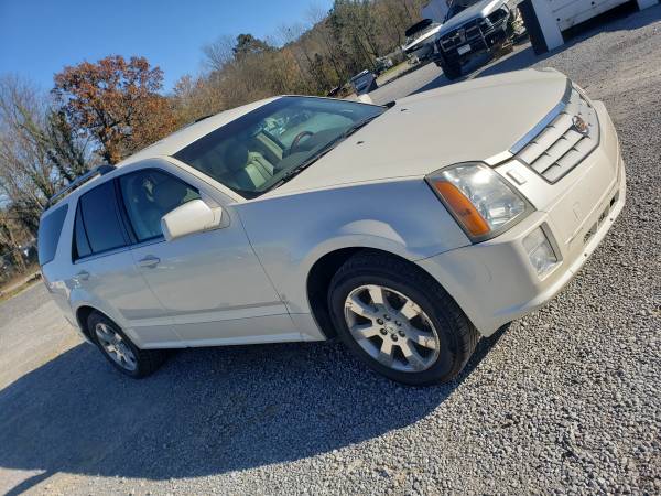 2006 Cadillac SRX 3 rows of Seats - cars & trucks - by owner -... for sale in Cleveland, TN – photo 2