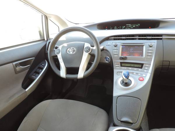 2015 Toyota Prius Gas Saver Clean Title! Great Condition - cars for sale in Honolulu, HI – photo 9