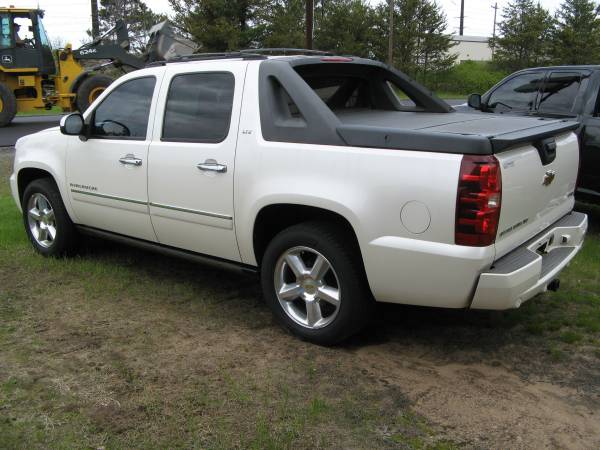 2011 Chevrolet Avalanche LTZ for sale in mosinee, WI – photo 2