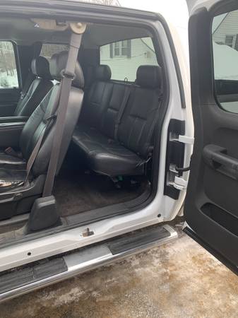 Clean gmc sierra for sale in Livermore, ME – photo 9