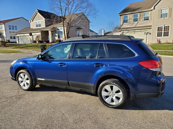2011 Subaru Outback Premium AWD - Great Condition / Timing Belt Done... for sale in Carol Stream, IL – photo 3
